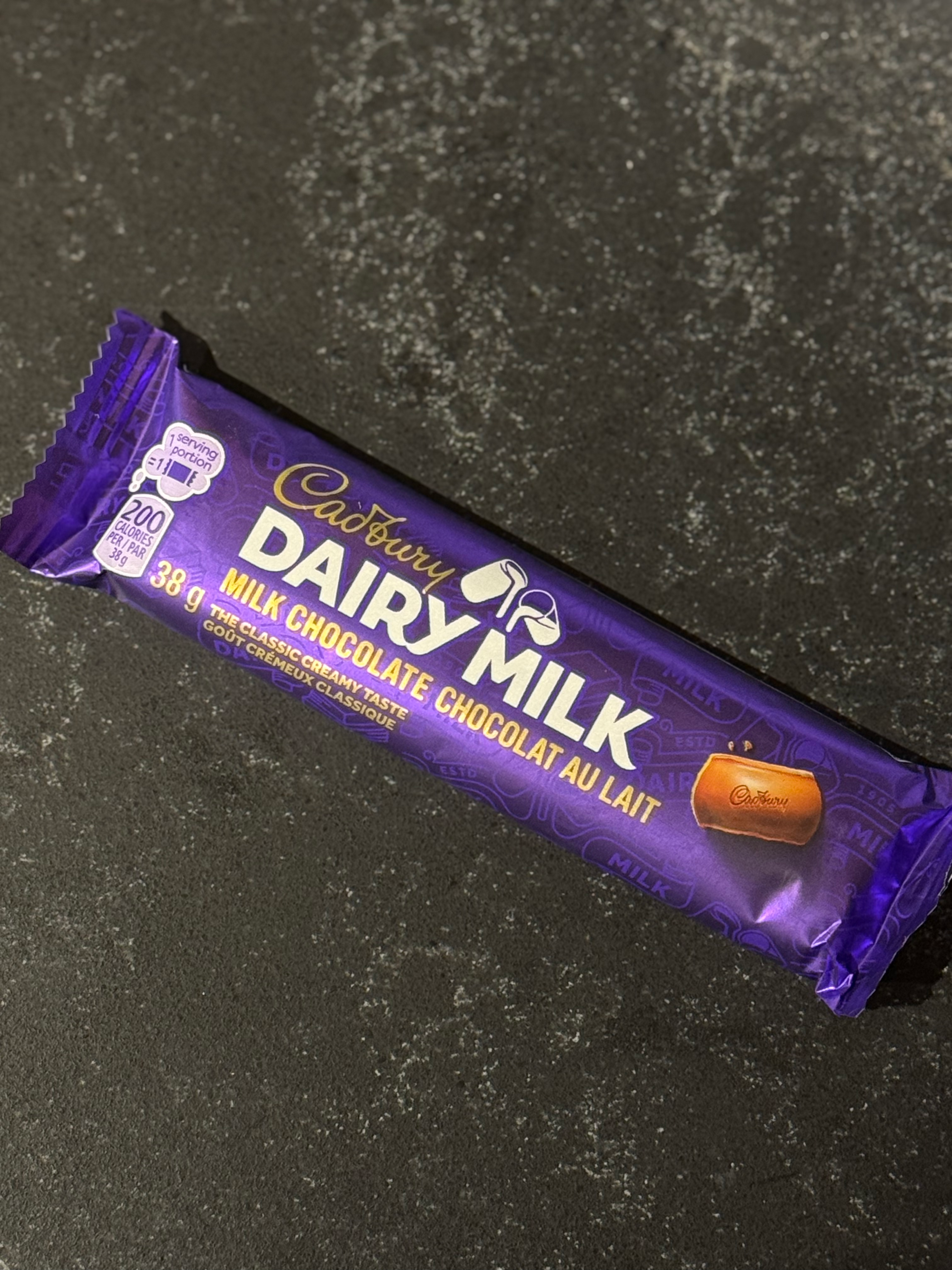 Dairy Milk chocolate bar image 0