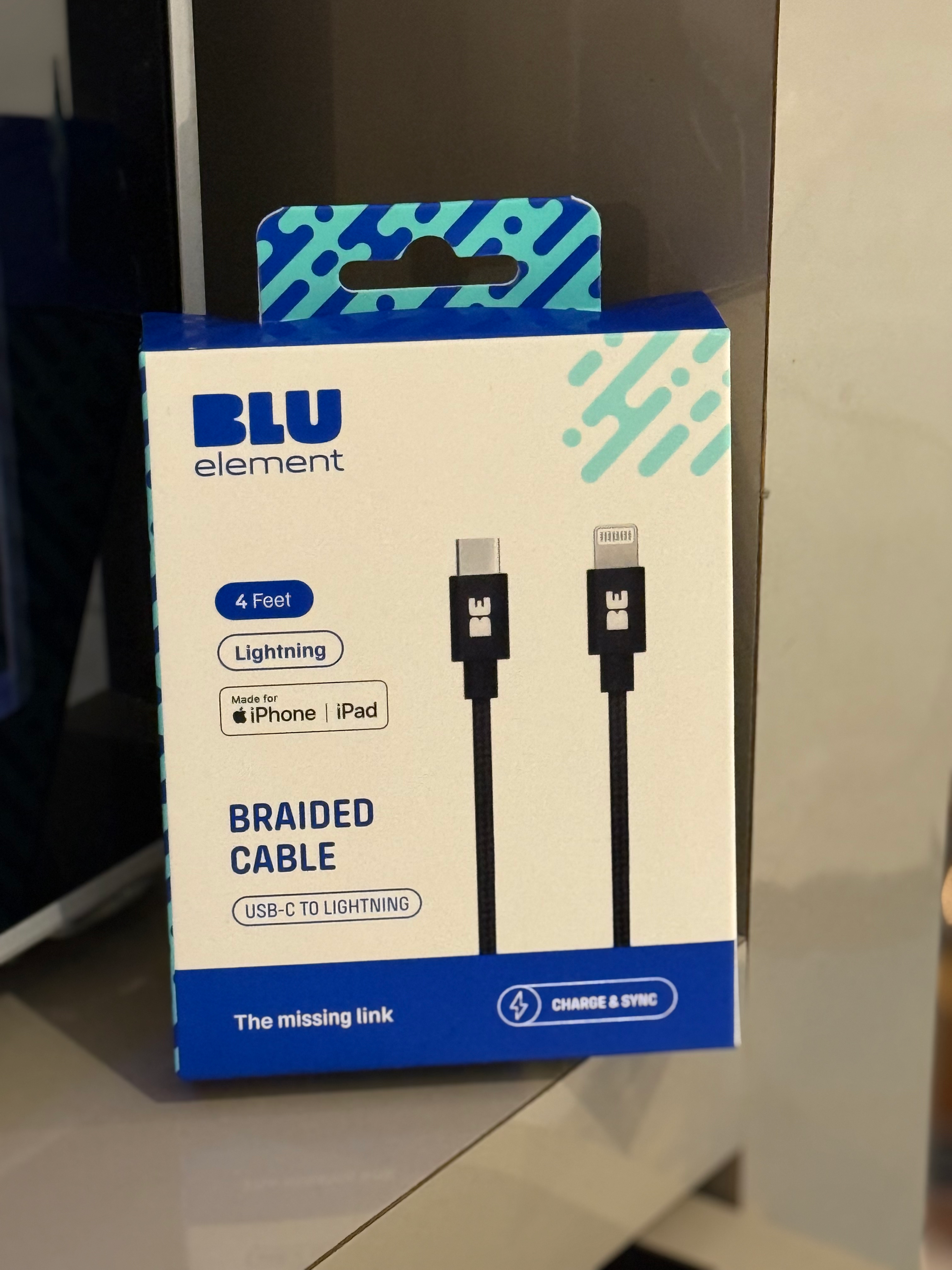 Blu Element Braided Cable 4' cable Lightning to USBC image 0