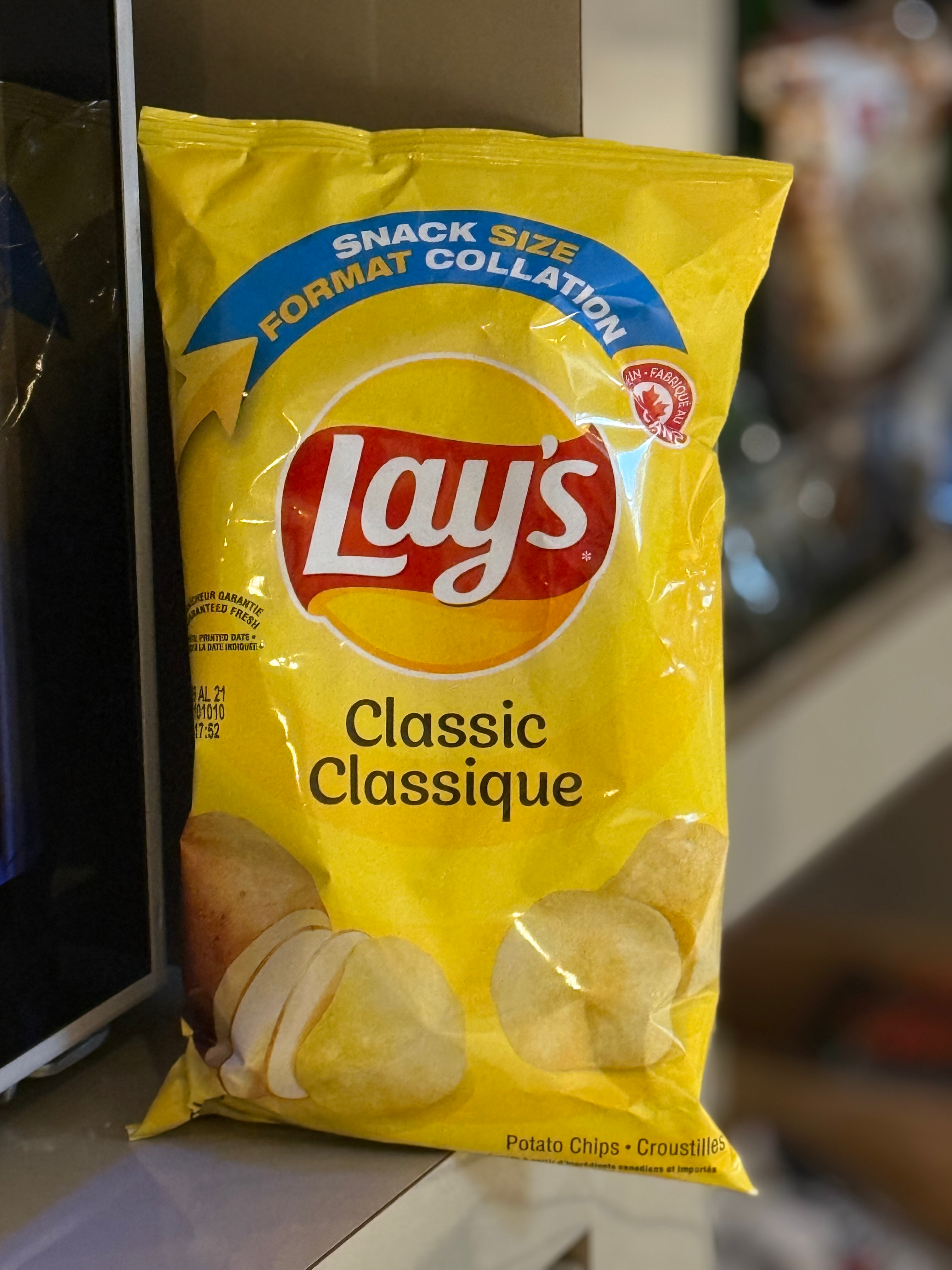 LAYS Classic Chips (Snack size 60g)  image 0